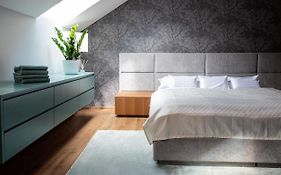 Atrio Apartments